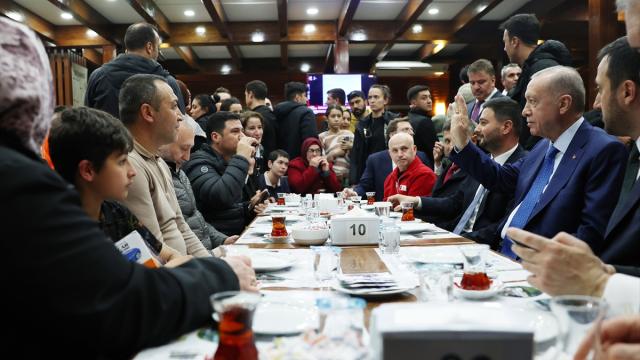 Cumhurbaşkanı Erdoğan Kağıthane'de vatandaşlarla bir araya geldi